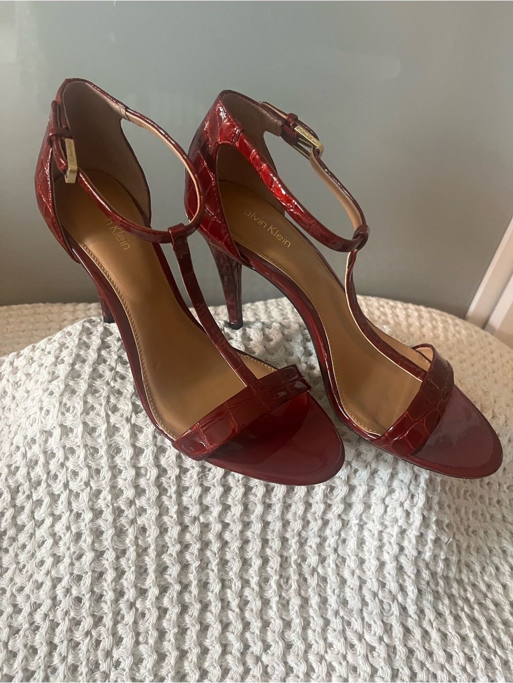 Calvin Klein Burgundy Patent T-Strap Heels 402 - Picture 3 of 7